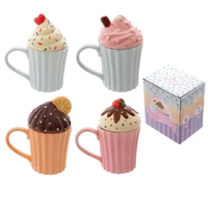 Quatre mug cupcake coloré en céramique ayant chacun un couvercle représentant un glaçage gourmand