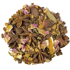 thé noir chai darjeeling avec badiane, cardamome et cannelle, écorces d'orange et pétales de rose